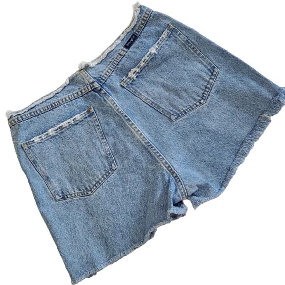 Wrangler Raw Edge Cut Off 5 Button Distressed Light Wash Cotton Jean Shorts 11 - Picture 2 of 10